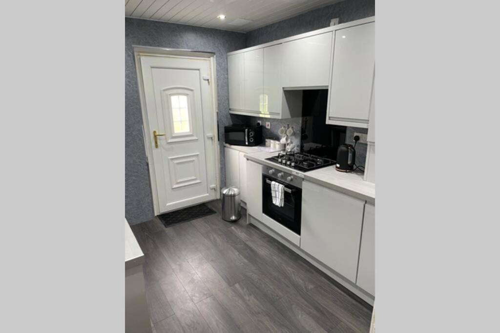 Beautiful Two Bedroom Flat By The Loch Balloch Dış mekan fotoğraf
