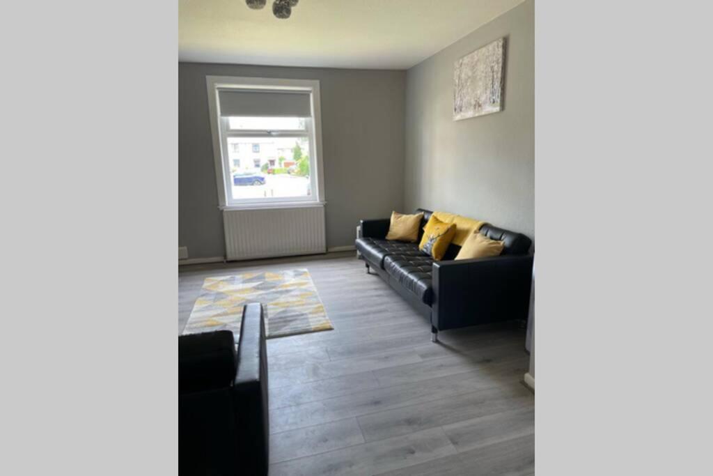 Beautiful Two Bedroom Flat By The Loch Balloch Dış mekan fotoğraf