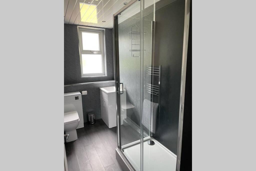 Beautiful Two Bedroom Flat By The Loch Balloch Dış mekan fotoğraf